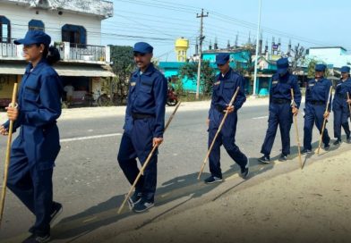 निर्वाचन प्रहरिकाे कपडा र लाठि भारतबाट आयात गर्नुपरेको भनाई