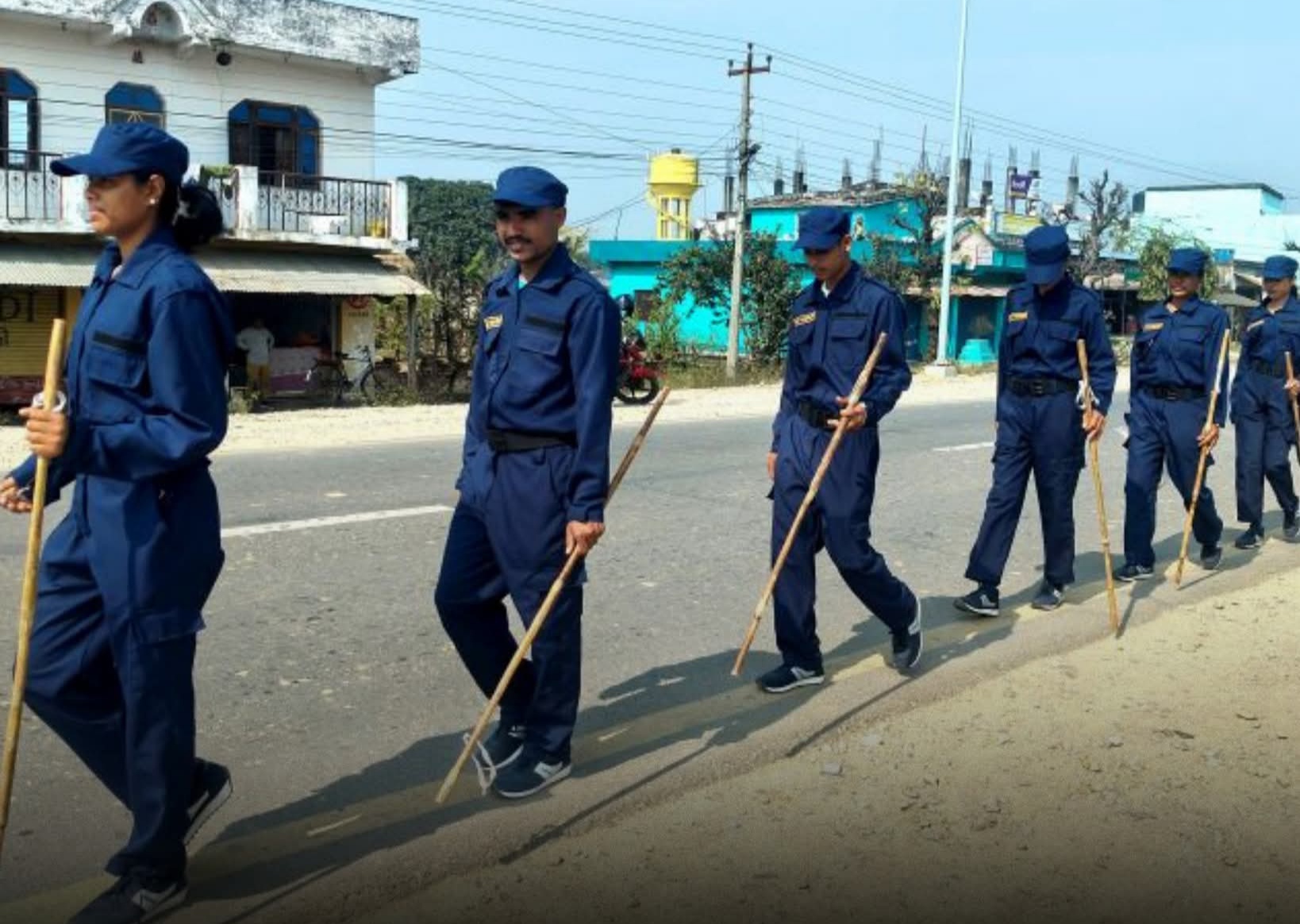 निर्वाचन प्रहरिकाे कपडा र लाठि भारतबाट आयात गर्नुपरेको भनाई