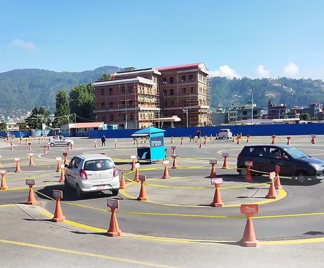 सानो भर्याङस्थित यातायात व्यवस्था कार्यालयबाट सात जना बिचौलिया पक्राउ