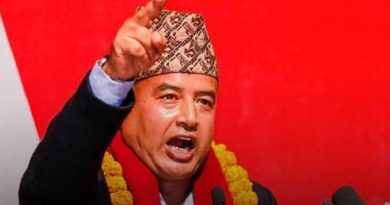 नेतृत्व हस्तान्तरण पुनर्गठन  पुस्तान्तरणका विषयमा नेताहरूबीच स्पष्ट ध्रुवीकरण