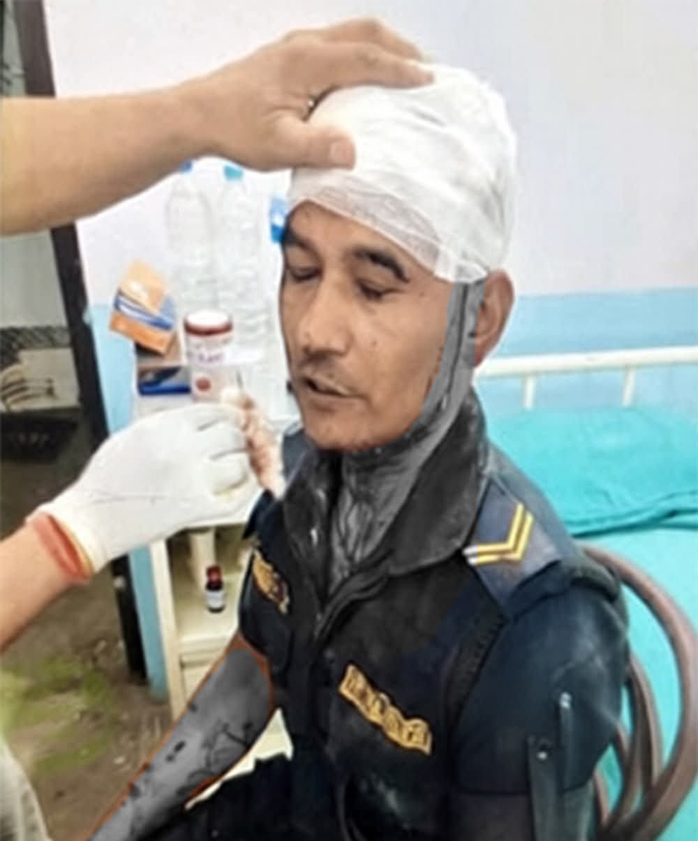 पिकनिक मनाउन आएका दुई समूहबीच कुटाकुट  प्रहरीमाथि समेत आक्रमण