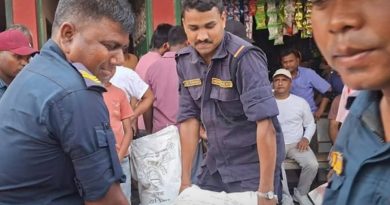 १३ बोराअनुदानकाे युरिया मल प्रहरीकाे नियन्त्रणमा