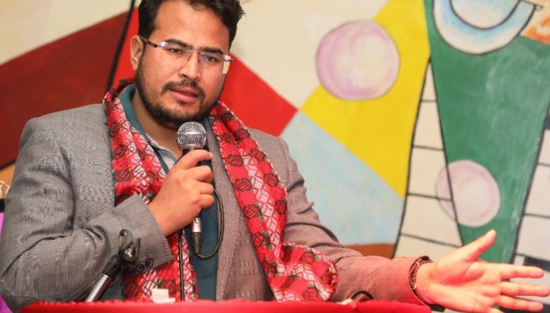 फुटबलको गोल र चुनावको भोट कसैको पेवा हुँदैन -ज्ञानेन्द्र शाहि