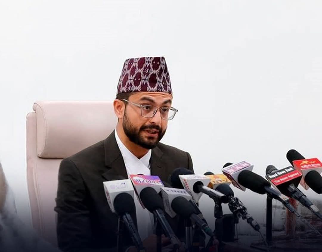 प्रवक्ता तथा शिक्षा तथा खेलकुद मन्त्री सस्मित पोखरेलले सय दिनको कार्यप्रगति प्रस्तुत