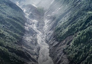 वर्षाका कारण थुप्रिएको माटो ढुंगा तथा गेग्रान बग्दा नयाँ जोखिम सिर्जना हुनसक्ने