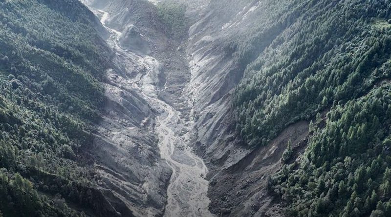 वर्षाका कारण थुप्रिएको माटो ढुंगा तथा गेग्रान बग्दा नयाँ जोखिम सिर्जना हुनसक्ने