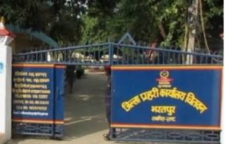 मर्निङवाकमा निस्किएका घलेलाई गैंडाको आक्रमण