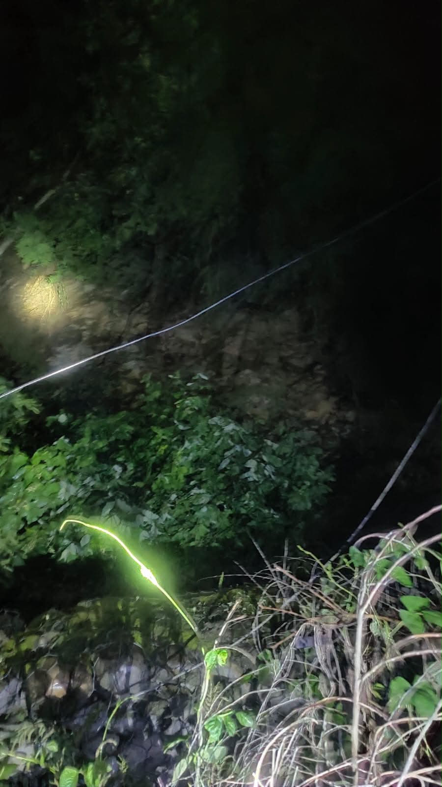 सुख्खा पहिरो खसि बाटो दुई तर्फी अवरोध