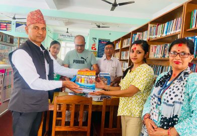 मानवअधिकार तथा शान्ति समाज द्वारा पुस्तक हस्तान्तरण
