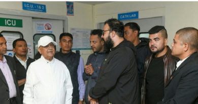 झलनाथ खनाल अस्पताल भर्ना स्वास्थ्य अवस्था बुझ्न पुगे एमाले अध्यक्ष ओली