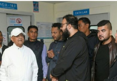 झलनाथ खनाल अस्पताल भर्ना स्वास्थ्य अवस्था बुझ्न पुगे एमाले अध्यक्ष ओली