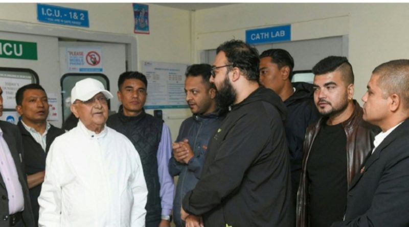 झलनाथ खनाल अस्पताल भर्ना स्वास्थ्य अवस्था बुझ्न पुगे एमाले अध्यक्ष ओली