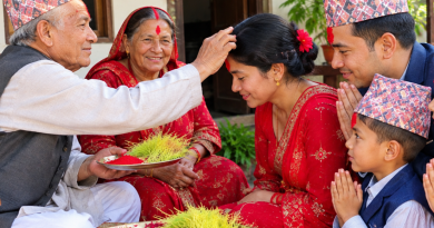 बडादसैँको द्वादशी आज, आफन्तसँगको भेटघाट र आशीर्वाद आदानप्रदान जारी।